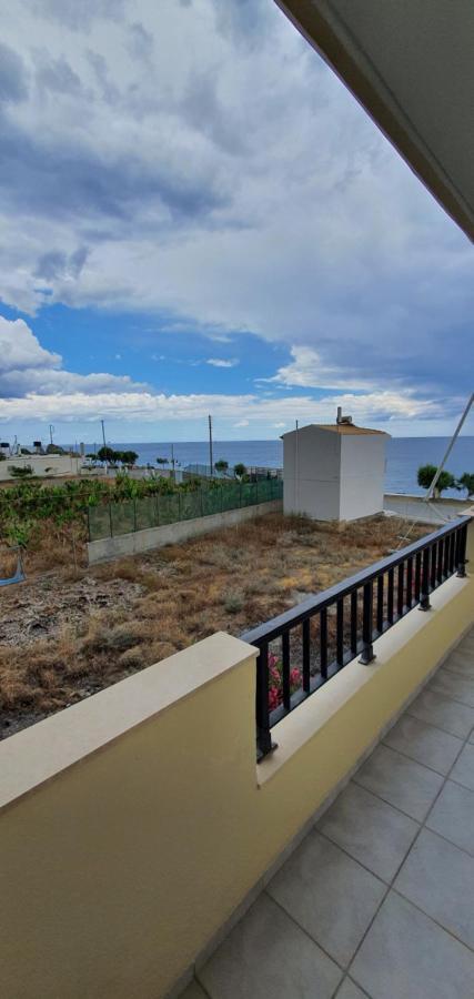 Eirini Apts On The Beach Psari Forada Екстериор снимка