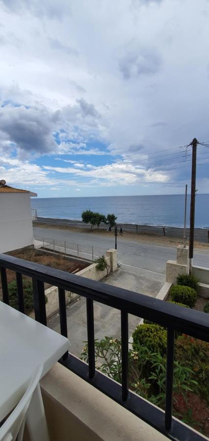 Eirini Apts On The Beach Psari Forada Екстериор снимка