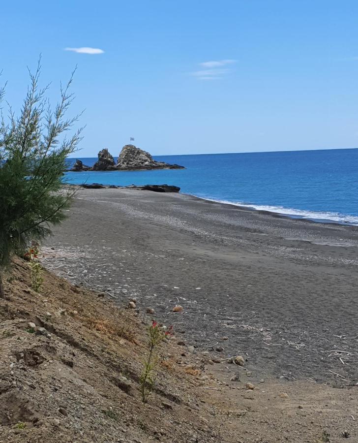 Eirini Apts On The Beach Psari Forada Екстериор снимка