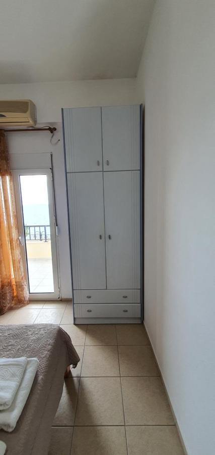 Eirini Apts On The Beach Psari Forada Екстериор снимка