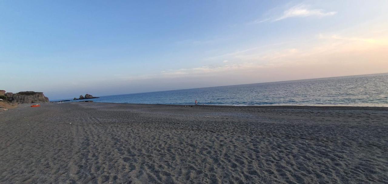 Eirini Apts On The Beach Psari Forada Екстериор снимка