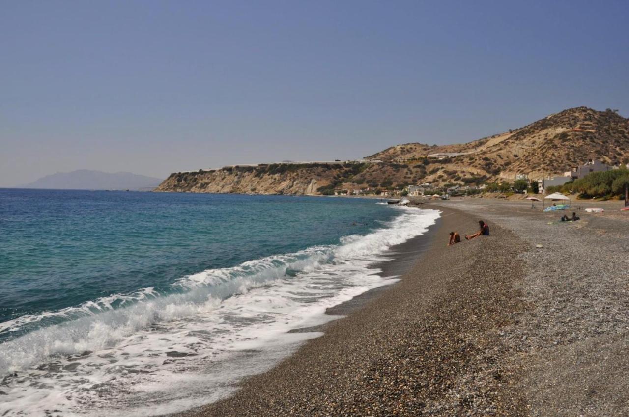 Eirini Apts On The Beach Psari Forada Екстериор снимка