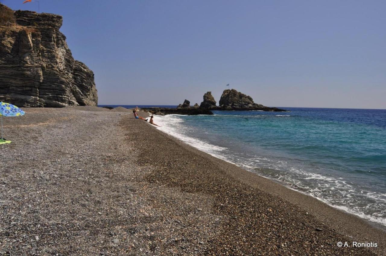 Eirini Apts On The Beach Psari Forada Екстериор снимка