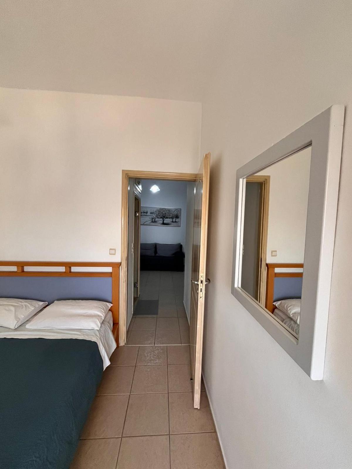 Eirini Apts On The Beach Psari Forada Екстериор снимка